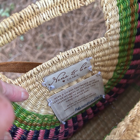 NENA & CO. Straw/Rattan Purse Rare Find!!Hand Made in Ghana signed by the Artist - Picture 11 of 13